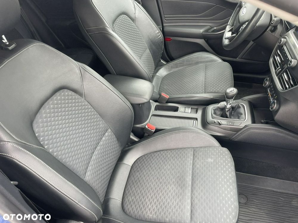 Ford Focus - 36