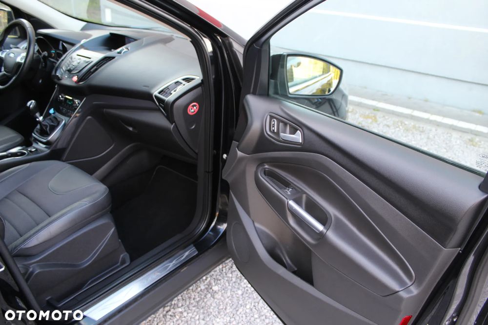 Ford Kuga 2.0 TDCi 2x4 Titanium - 25