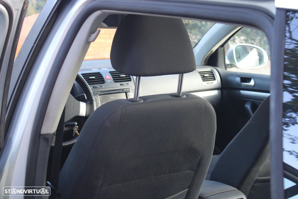 VW Golf 1.9 TDi 4Motion Comfortline - 11
