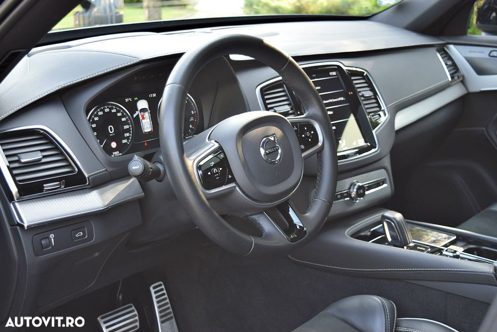 Volvo XC 90 B5 D AWD Plus Dark - 17