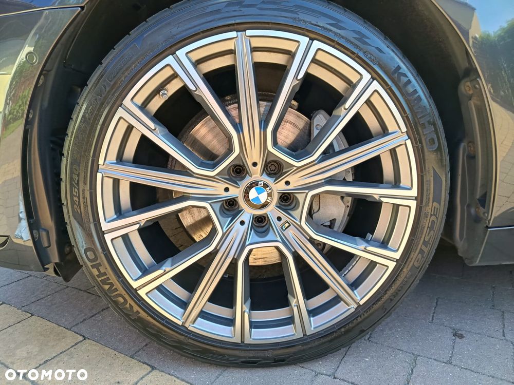 BMW Seria 7 740d xDrive - 27
