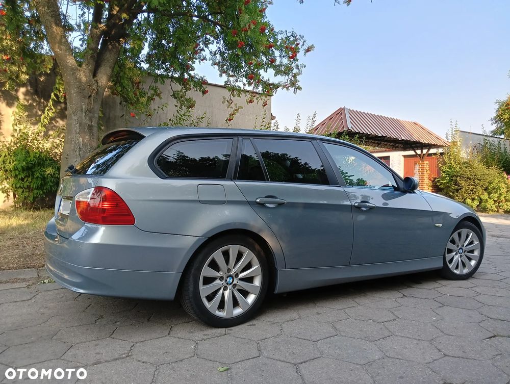 BMW Seria 3 320i - 6