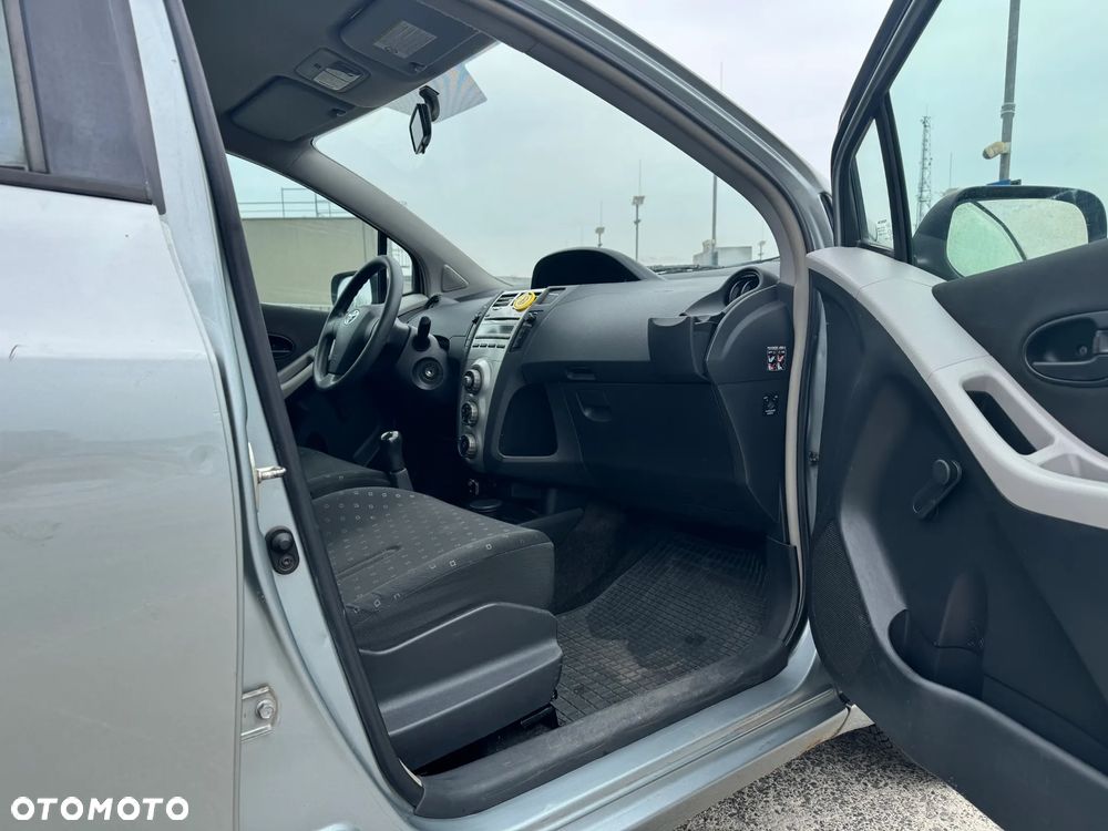 Toyota Yaris 1.0 Terra A/C - 13