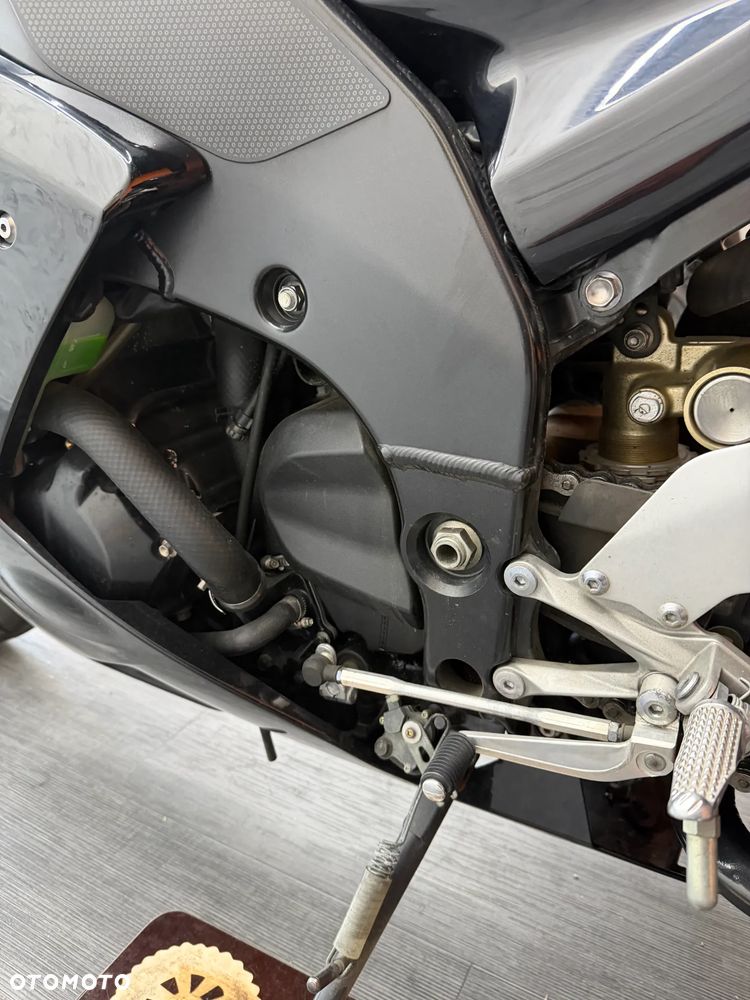 Kawasaki ZXR - 18
