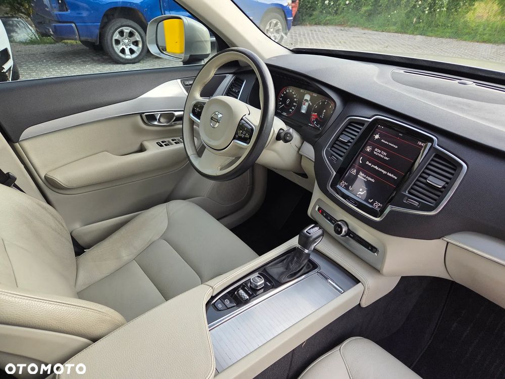Volvo XC 90 T5 AWD Momentum - 11