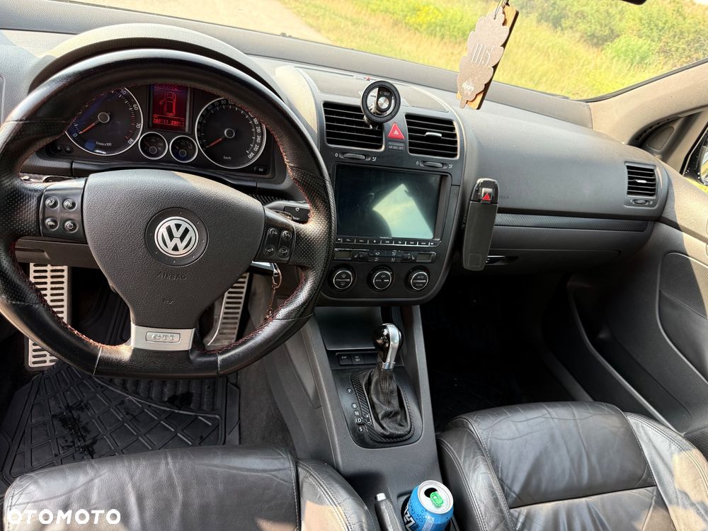 Volkswagen Golf - 10