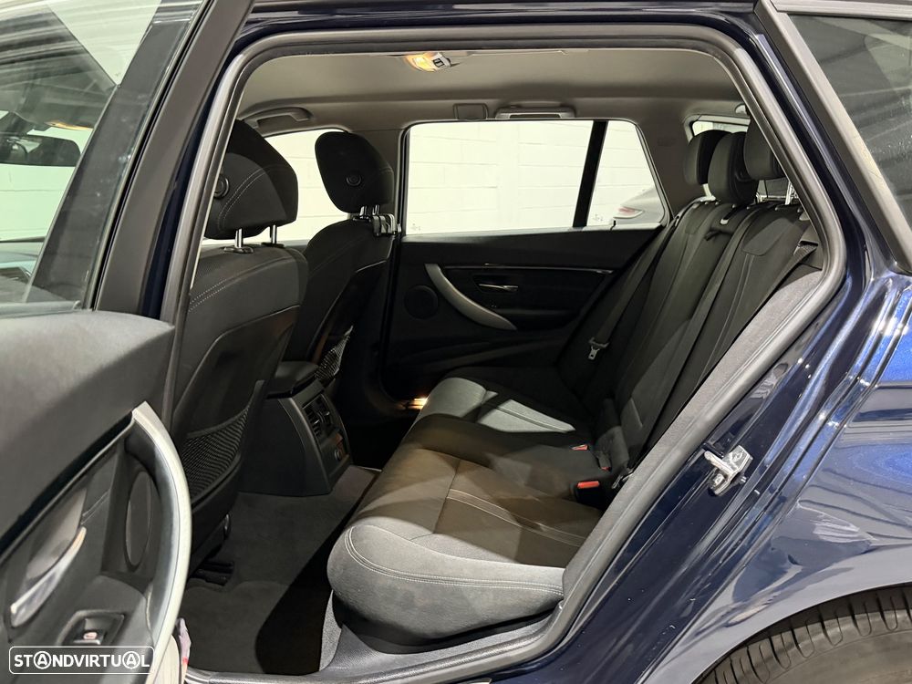 BMW 318 d Touring Line Sport - 15