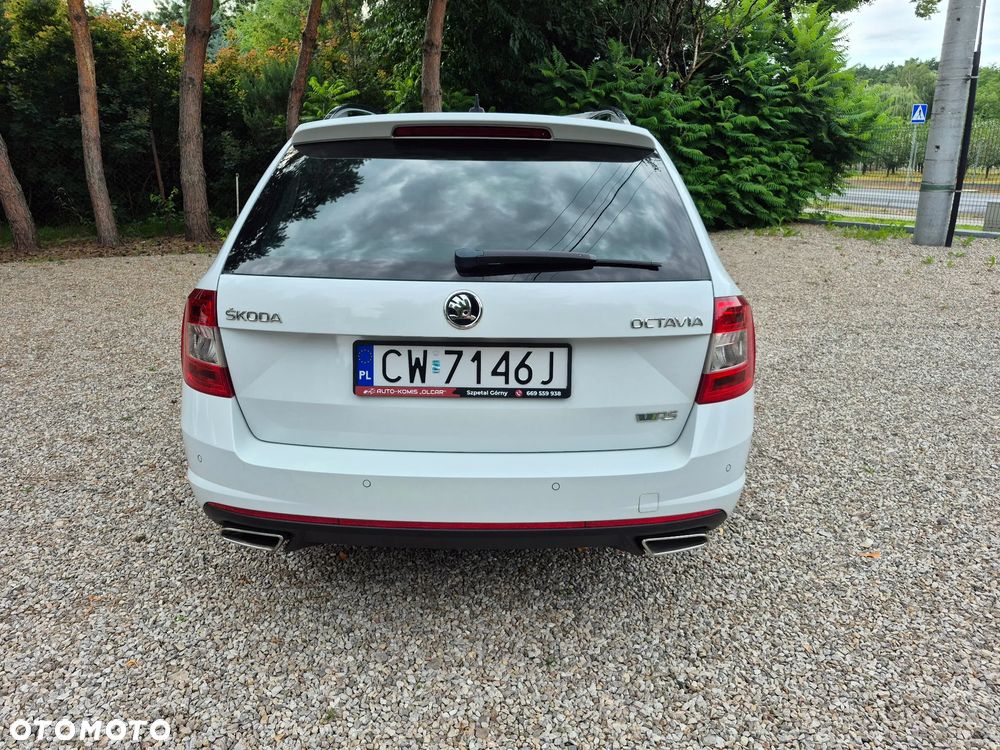 Skoda Octavia 2.0 TDI DSG RS - 9