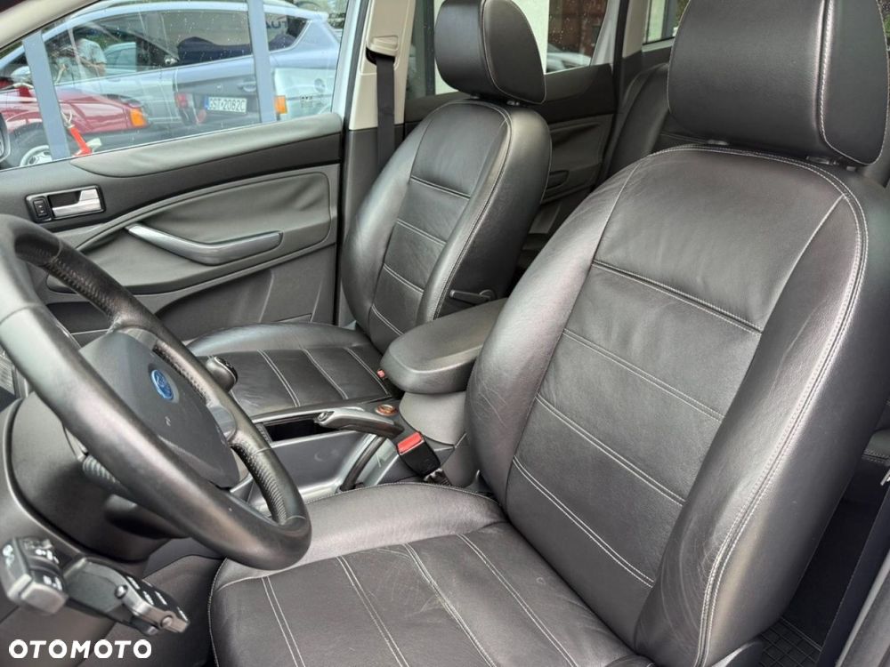 Ford Kuga - 21