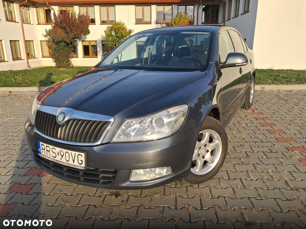 Skoda Octavia 2010 photo 2