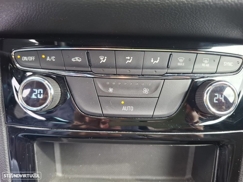 Opel Astra Sports Tourer 1.2 T Design & Tech S/S - 35