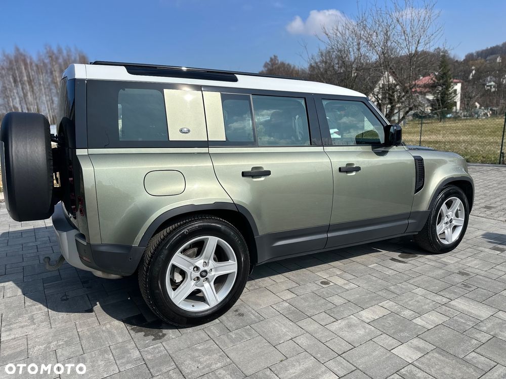 Land Rover Defender 110 D240 SE - 11