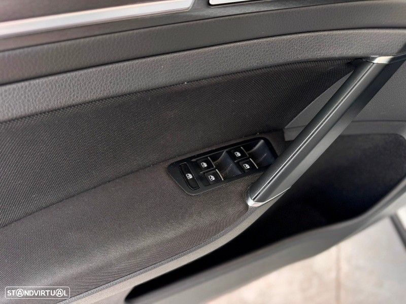 VW Golf 2.0 TSI GTI DSG Performance - 17