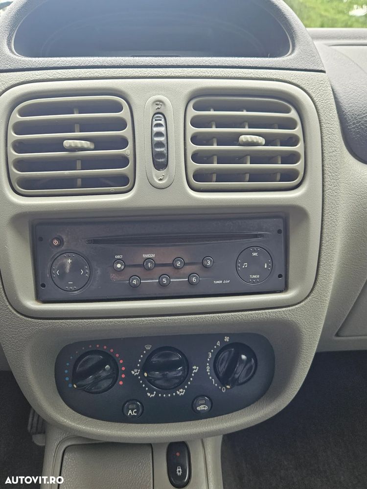 Renault Clio 1.4 Dynamique - 12