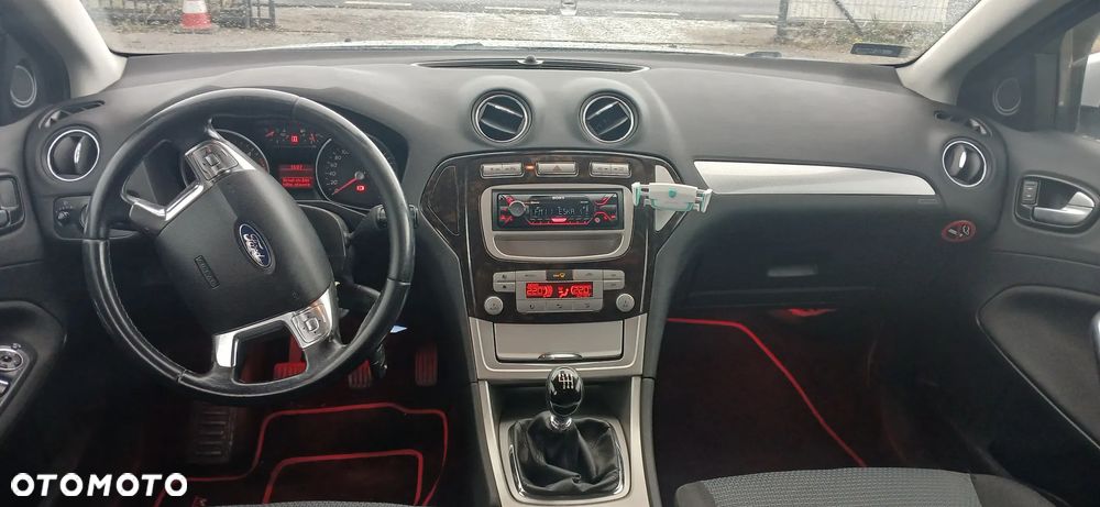 Ford Mondeo 2.0 TDCi Ambiente - 9
