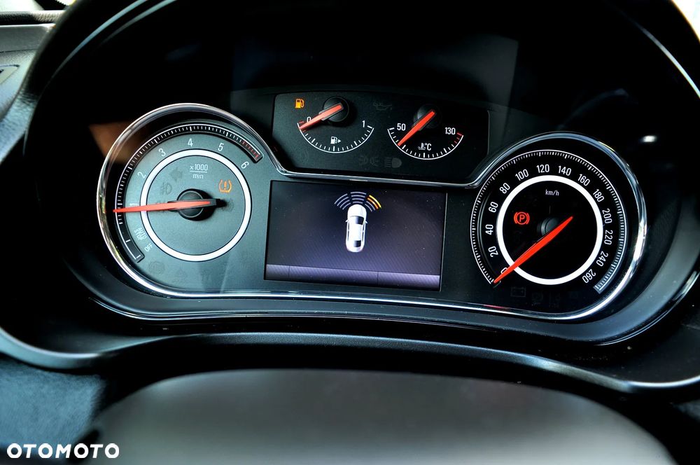 Opel Insignia - 19
