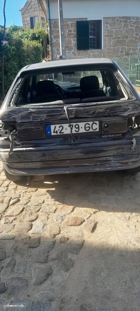 Opel Astra 1.7 TD GLS - 3