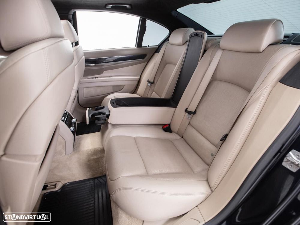BMW 740 - 12