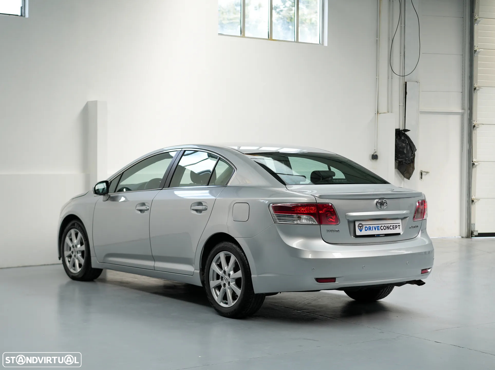 Toyota Avensis SD 2.0 D-4D Exclusive - 10