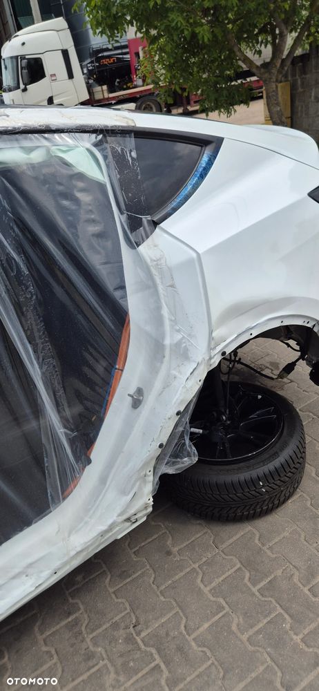 Tesla Model Y 62.5 Standard RWD - 13