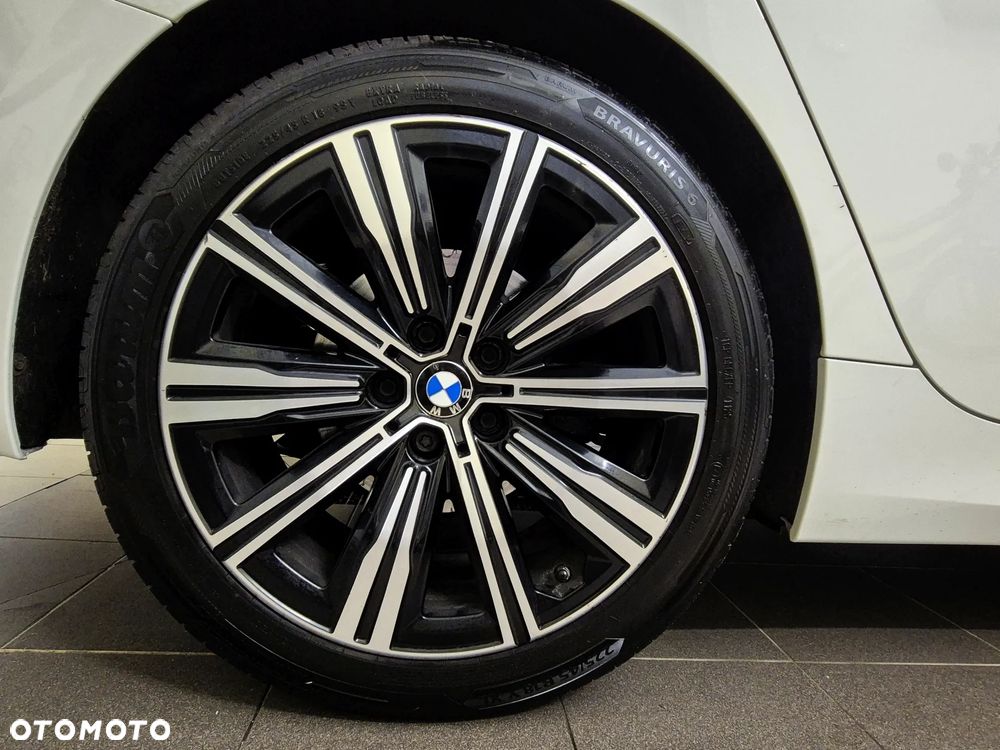 BMW Seria 3 318i Sport Line - 22