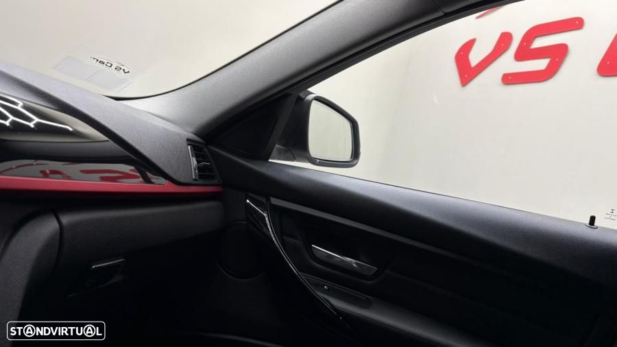 BMW 320 d xDrive Line Sport - 23