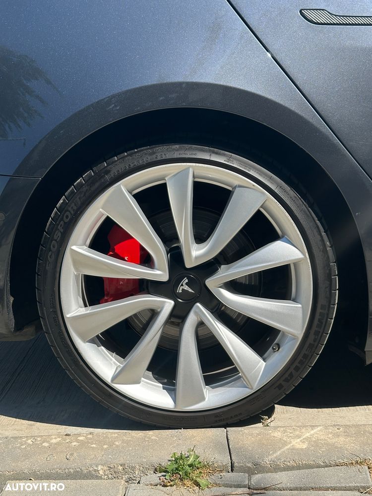 Tesla Model 3 - 10