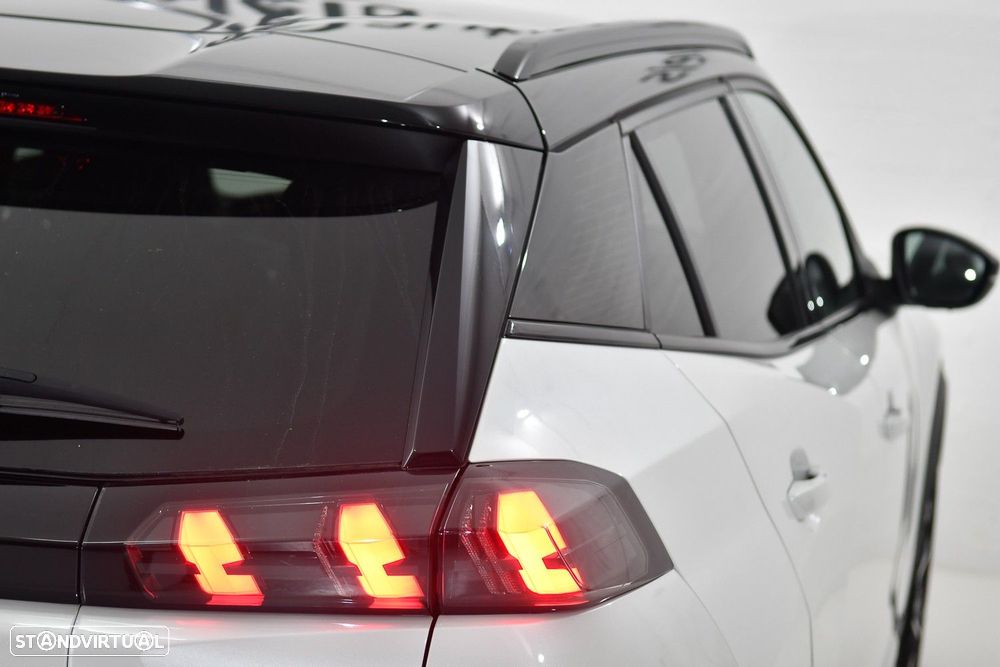 Peugeot 2008 1.2 PureTech GT EAT8 - 10