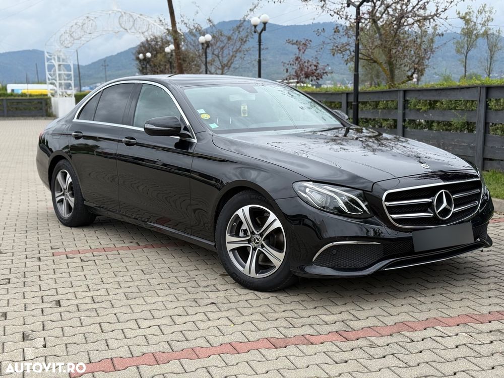 Mercedes-Benz E 220 d 4Matic T 9G-TRONIC Avantgarde - 26