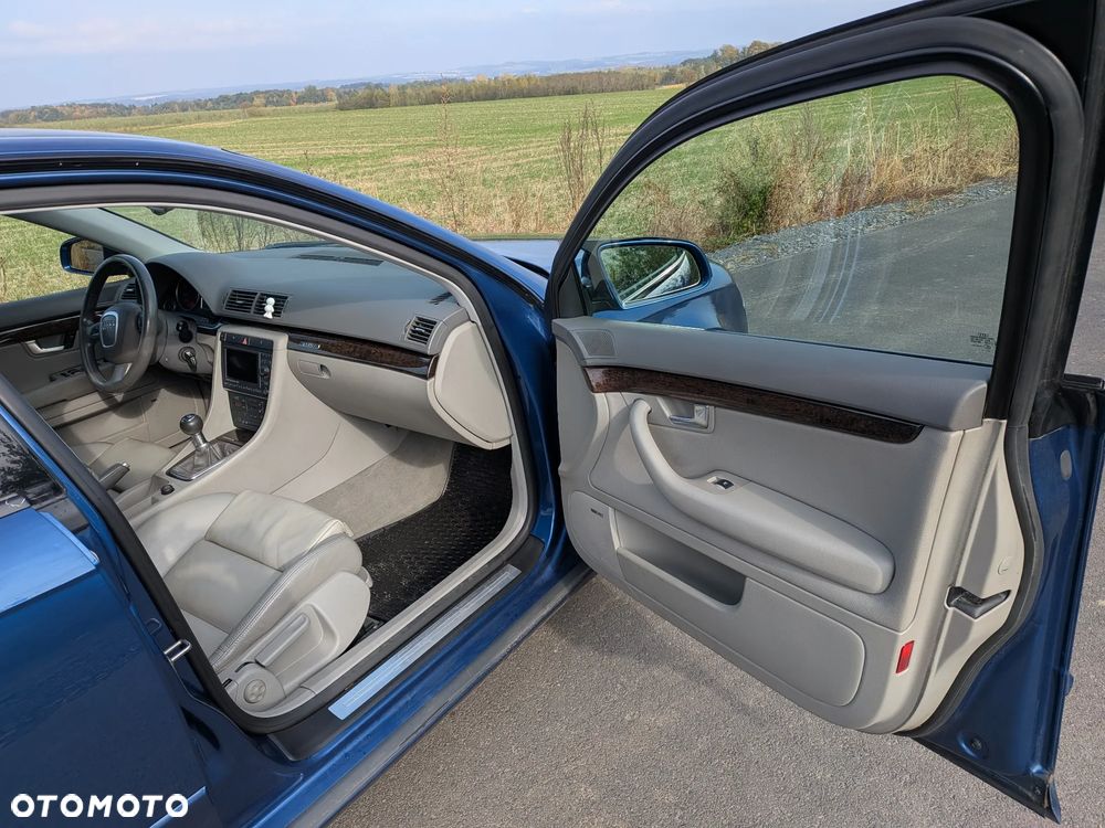 Audi A4 Limousine 2.0 T FSI quattro - 28