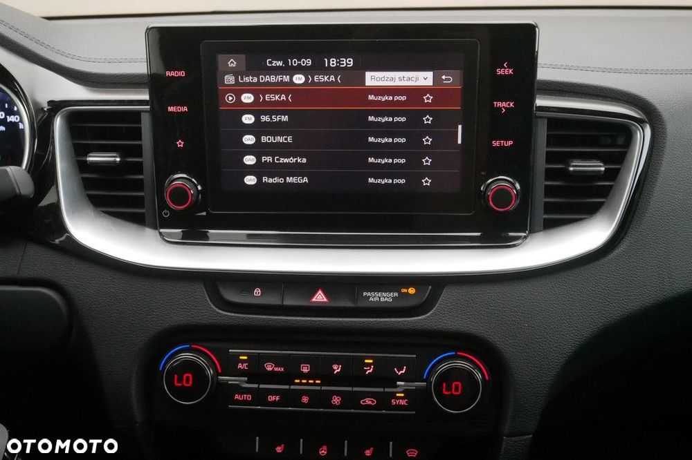 Kia Ceed - 10