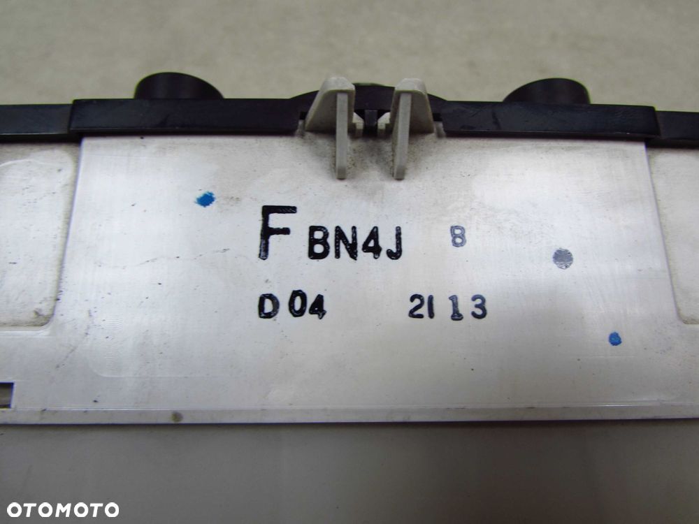 MAZDA 323 F 98-00 PANEL STEROWANIA NAWIEWU KLIMATYZACJI - 4