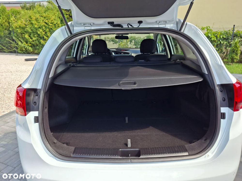 Kia Ceed 1.4 CVVT ISG Dream Team Edition - 30