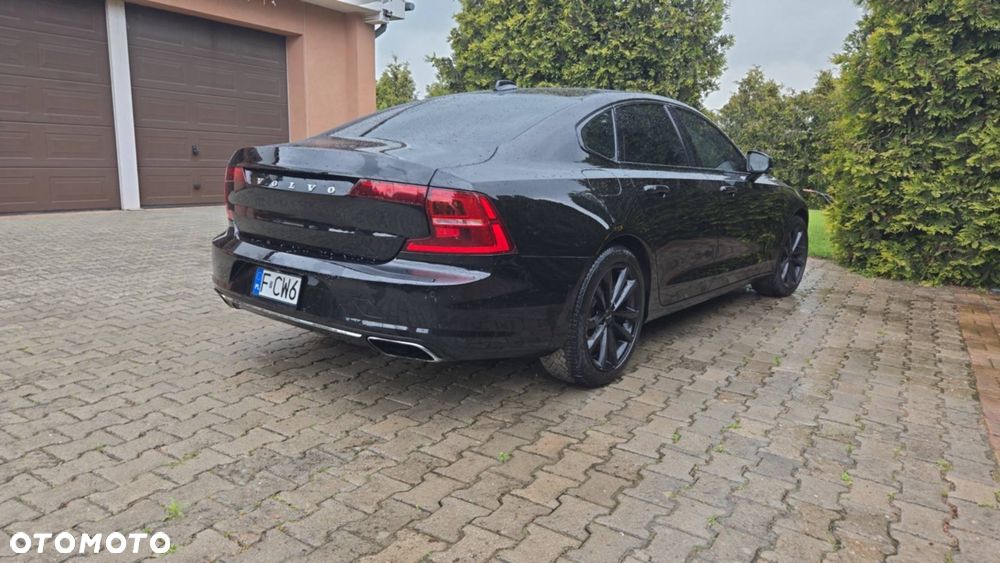 Volvo S90 - 2
