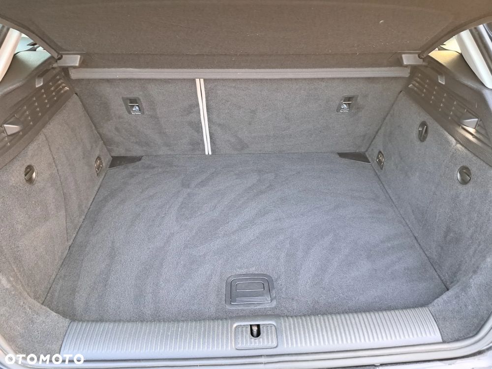 Audi A3 Sportback 1.6 TDI Attraction - 11