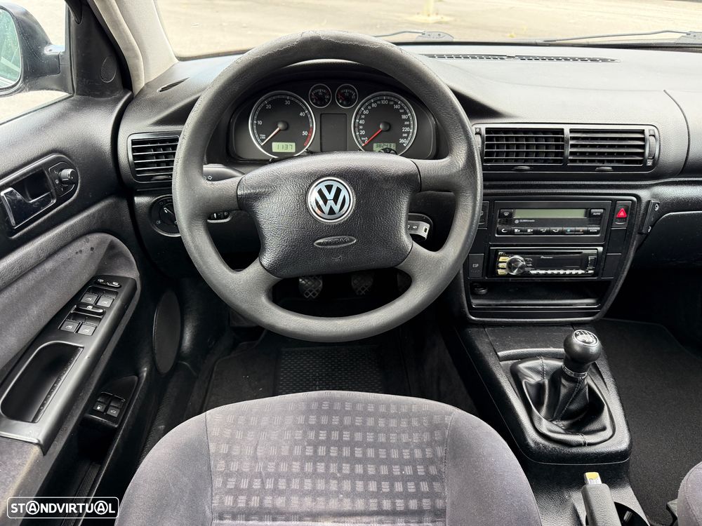 VW Passat Variant 1.9 TDi Comfortline - 8