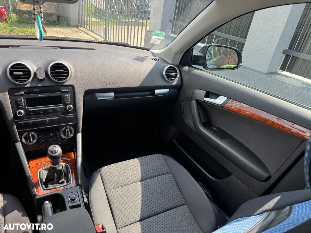 Audi A3 Sportback 2.0 TDI Ambiente - 16