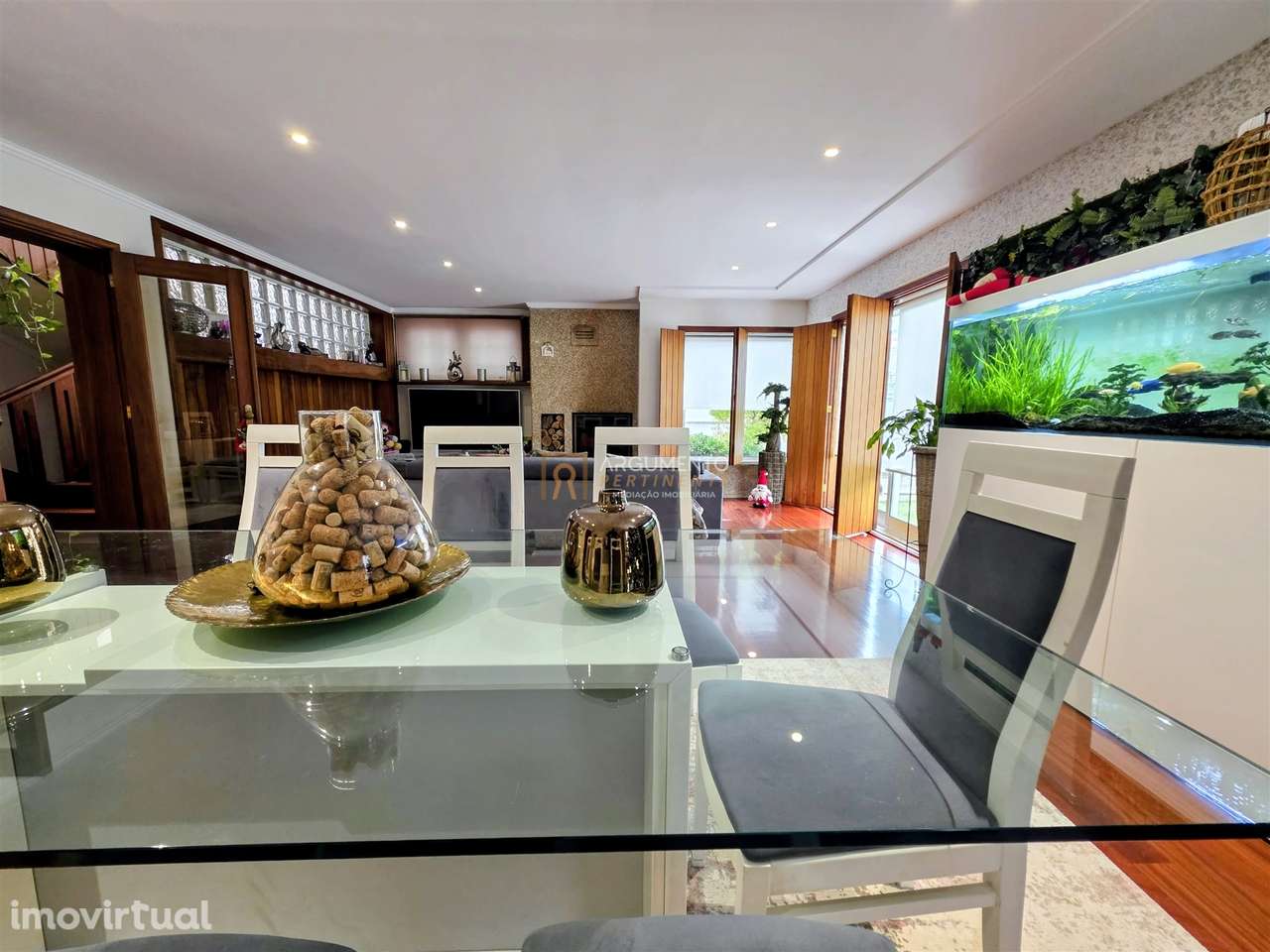 Moradia T4 4 frentes, 3 Suítes – Espaço, Conforto e Funcionalidade na - Grande imagem: 3/47