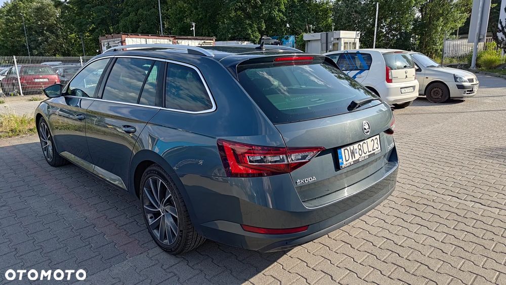 Skoda Superb 2.0 TDI L&K DSG - 2