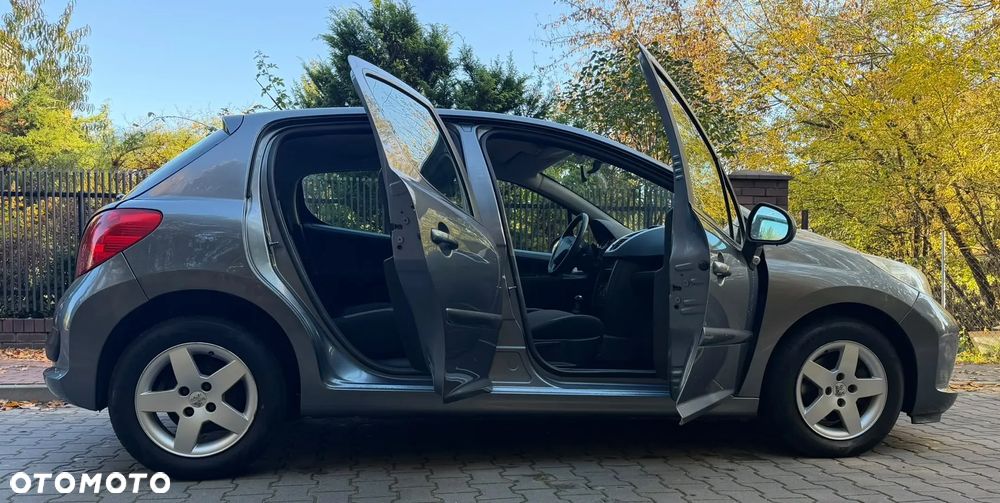 Peugeot 207 2008 photo 5