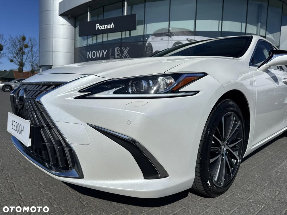 Lexus ES - 9