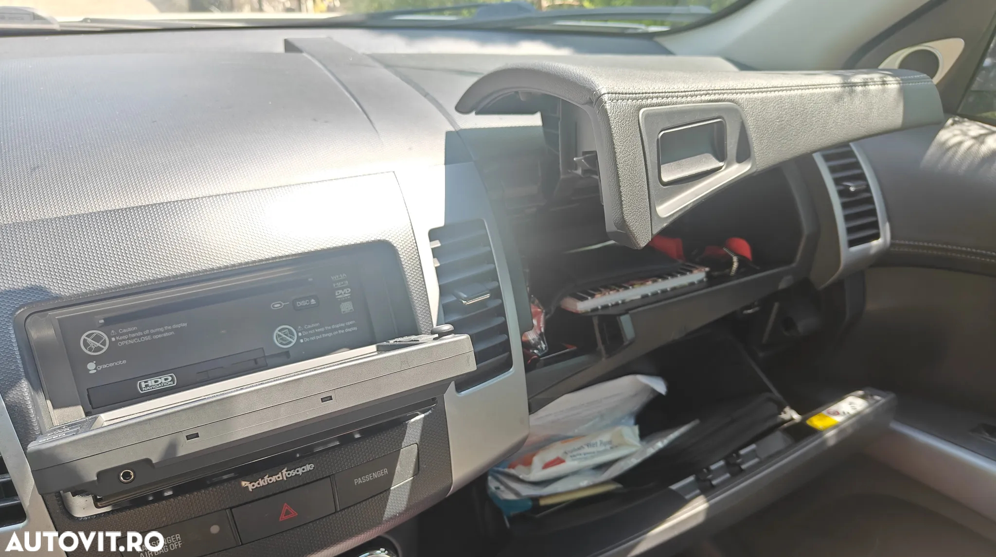 Mitsubishi Outlander - 10