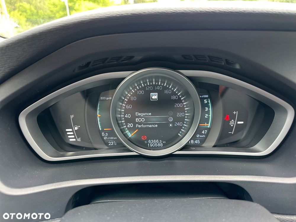 Volvo V40 D2 Momentum - 28