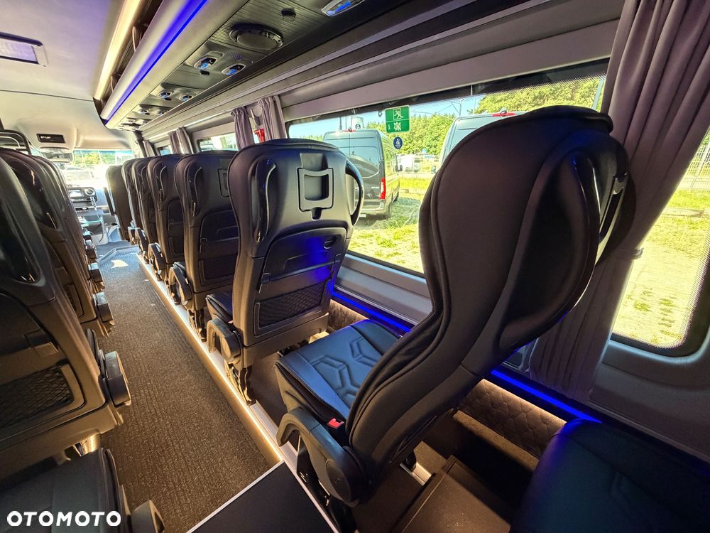 Mercedes-Benz Sprinter 519 - 22