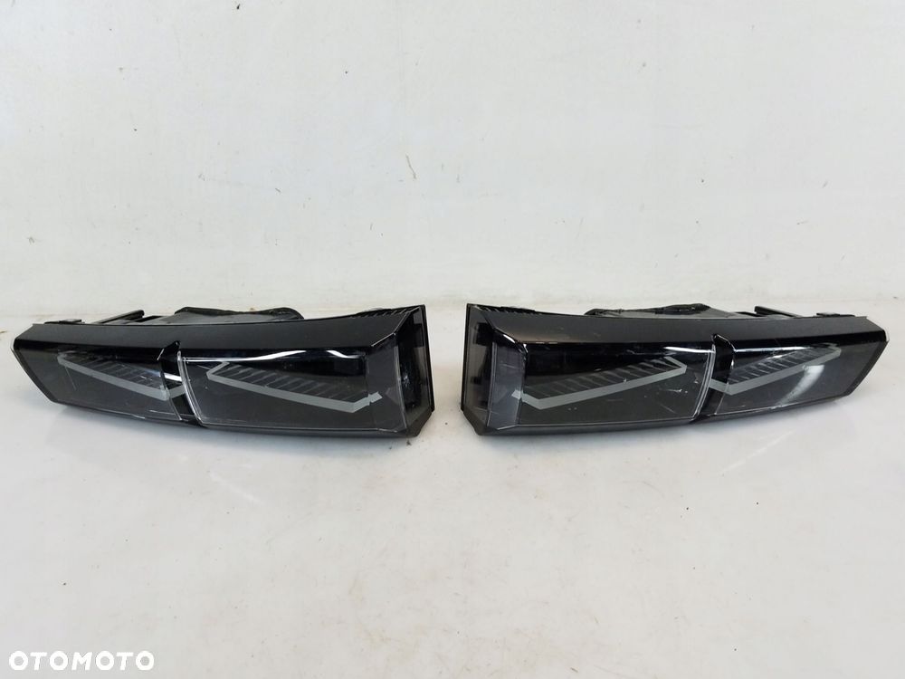 lampa tył w klapę peugeot 308 iii t10 hb - 1