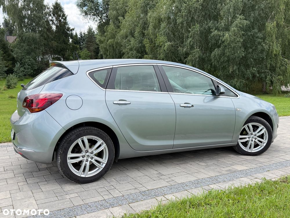 Opel Astra 1.4 T Essentia - 19