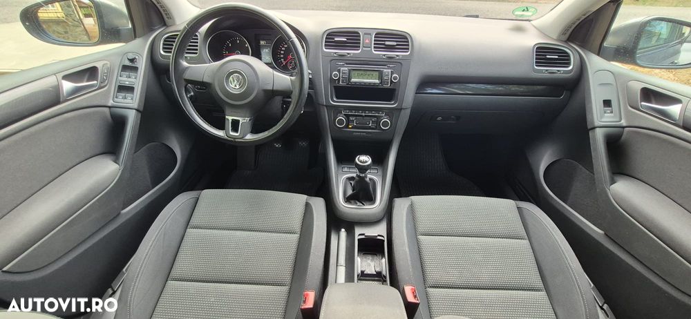 Volkswagen Golf - 6