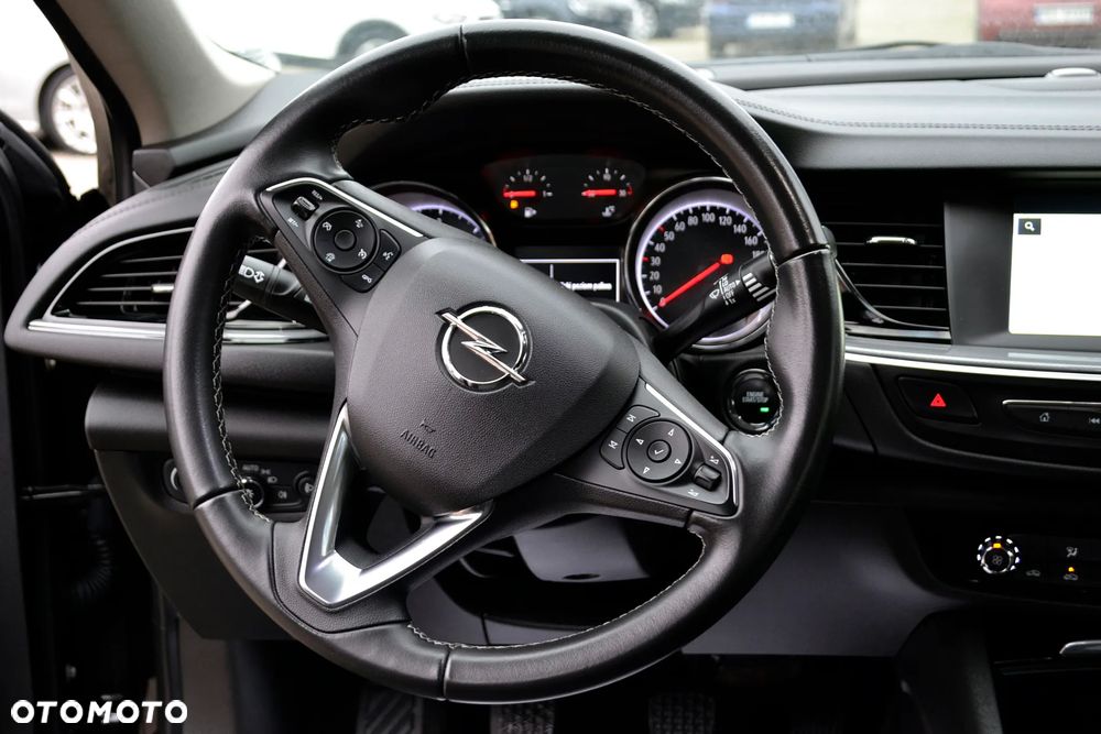 Opel Insignia - 17
