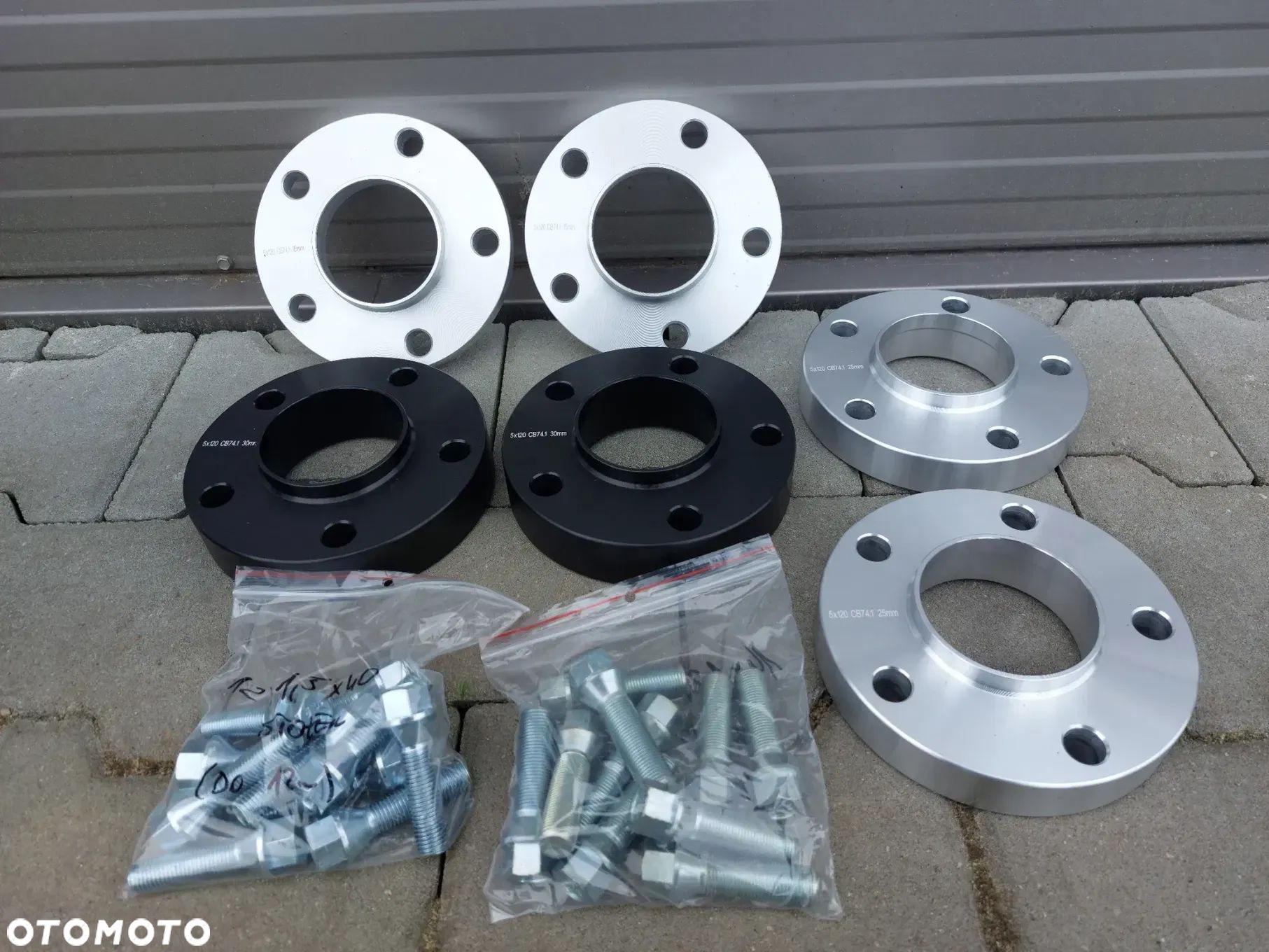 BMW E60 E61 E90 E46 E36 DYSTANSE + ŚRUBY 72.6MM 5X120 12MM - 1