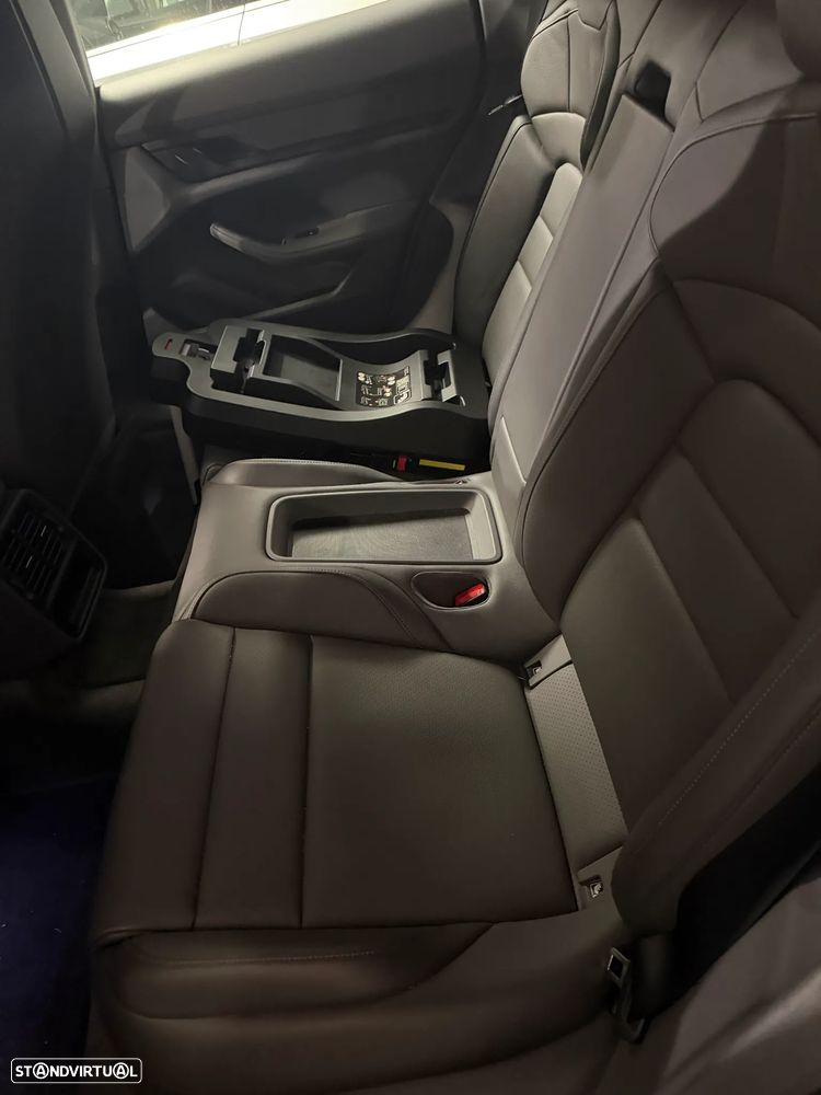 Porsche Taycan 4S - 14